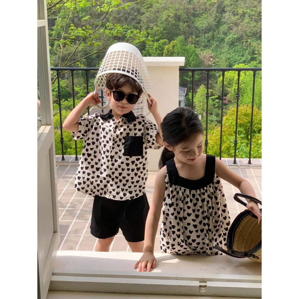 『預購商品』兄妹裝不規則愛心塗鴉襯衫套裝 兄妹裝 姊弟裝 童裝 大童裝 女童裝 兒童套裝 短褲套裝 夏季童裝 小洋裝-細節圖5