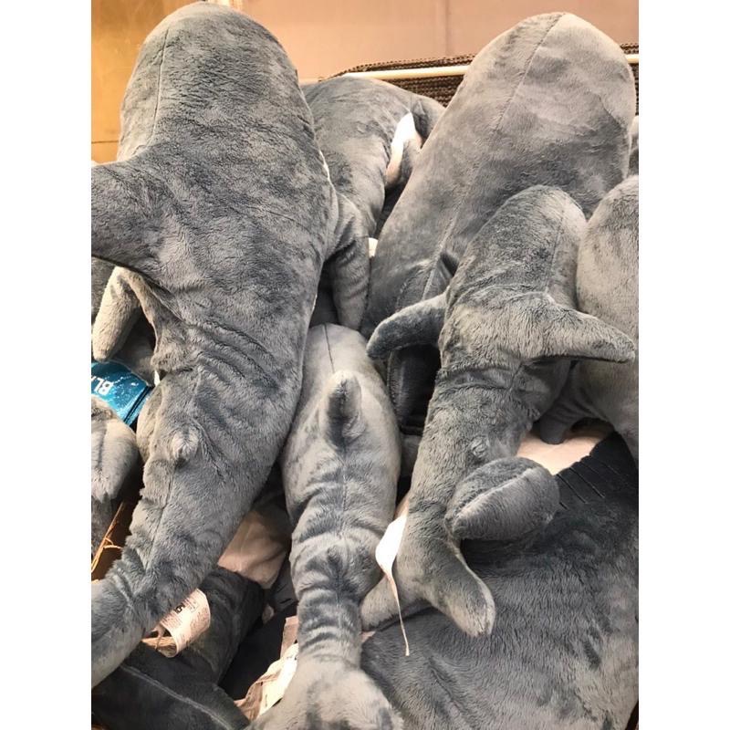 IKEA 鯊魚 當天出貨 正版BLAHAJ  填充玩具 鯊魚布偶 網紅鯊魚 大鯊魚100公分與小鯊魚55公分 交換禮物-細節圖9