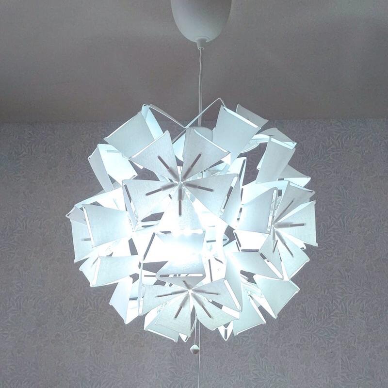 [ IKEA絕版品］正品  RAMSELE 吊燈 工作燈 裝飾燈 白色 餐廳燈 球形吊燈 幾何圖型吊燈 氣氛燈 展示燈-細節圖3