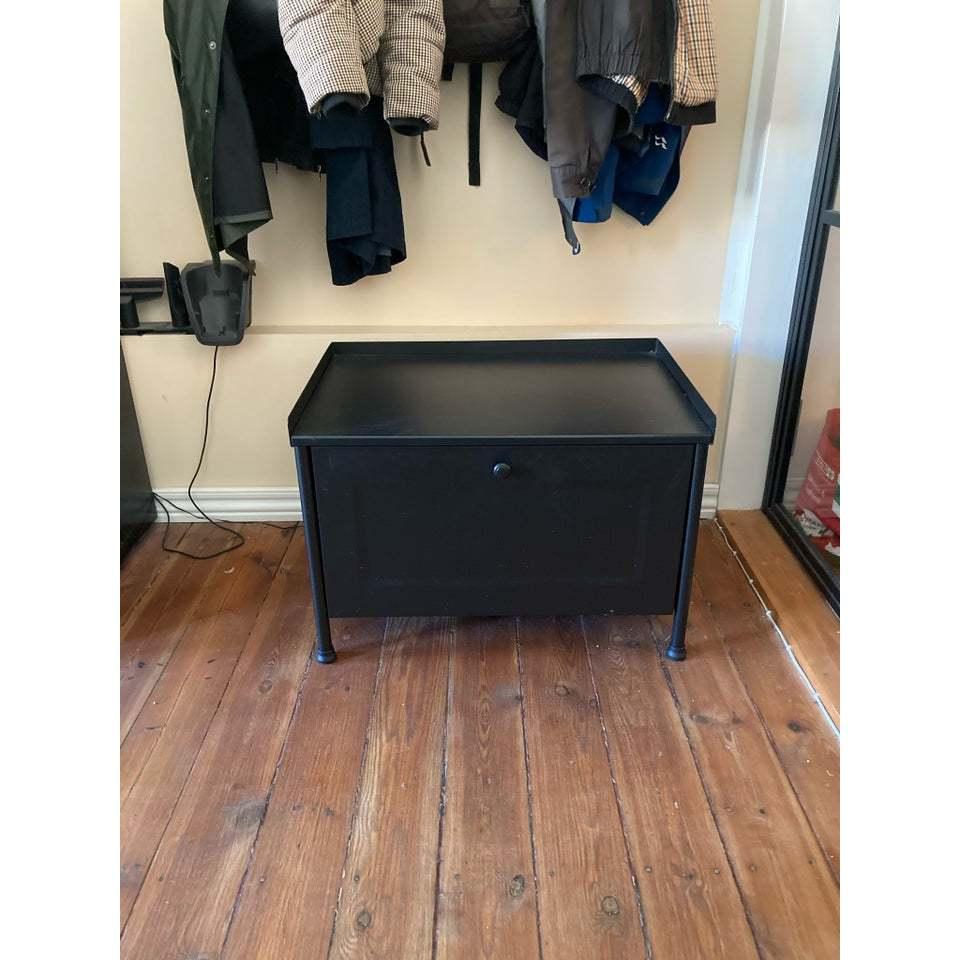 IKEA絕版品 📢 IKEA代購 KORNSJO 全鋼質 KORNSJÖ 儲物椅凳 黑 穿鞋椅 置物凳 床邊桌-細節圖8