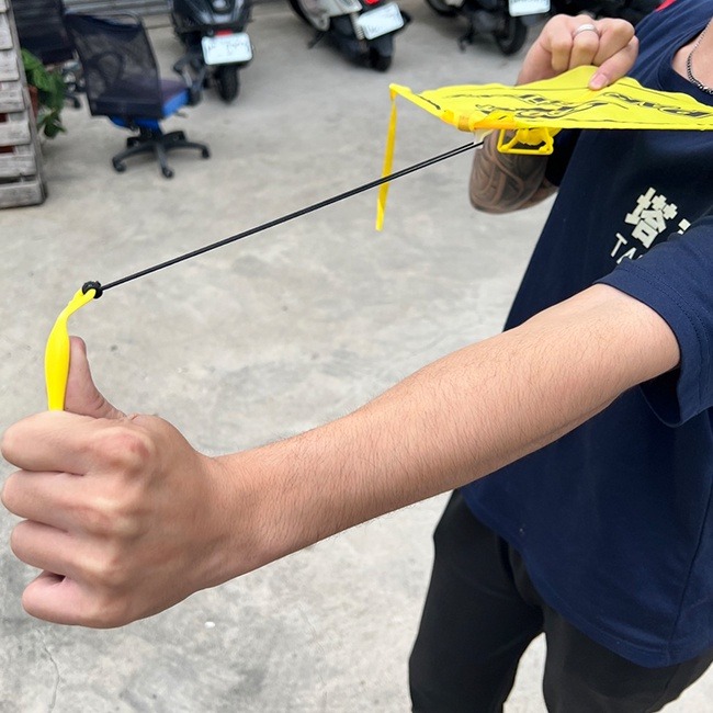 戶外玩具 彈射飛機 滑翔翼 降落傘 橡皮筋玩具 手拋飛機 滑翔傘 飛行傘 空中飛人 小朋友玩具【C22002801】-細節圖6