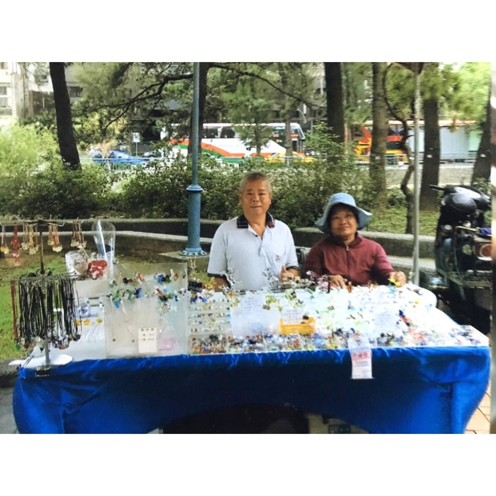 新上市★手工燒製 玻璃製 琉璃 可愛雙馬尾小女孩 耳環 耳飾-細節圖6