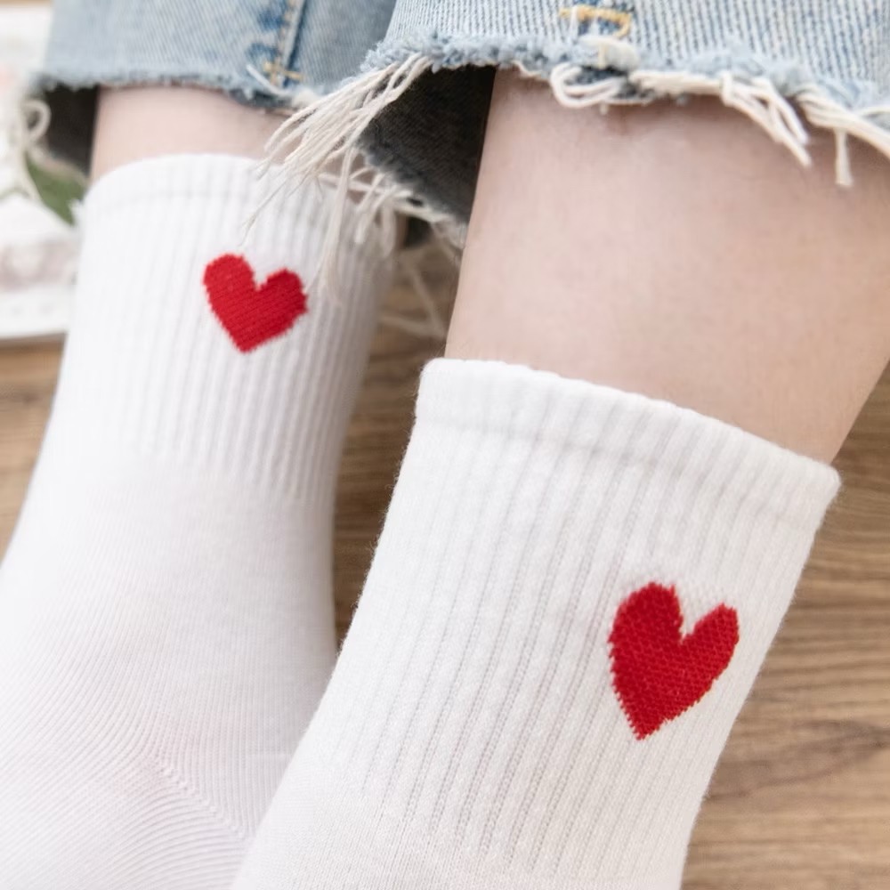 AHUA 韓國襪子 純色愛心中筒襪 女生襪子 女襪 襪子推薦 正韓襪子 純棉襪子 素色襪子 白襪 K0156 阿華有事嗎-細節圖9
