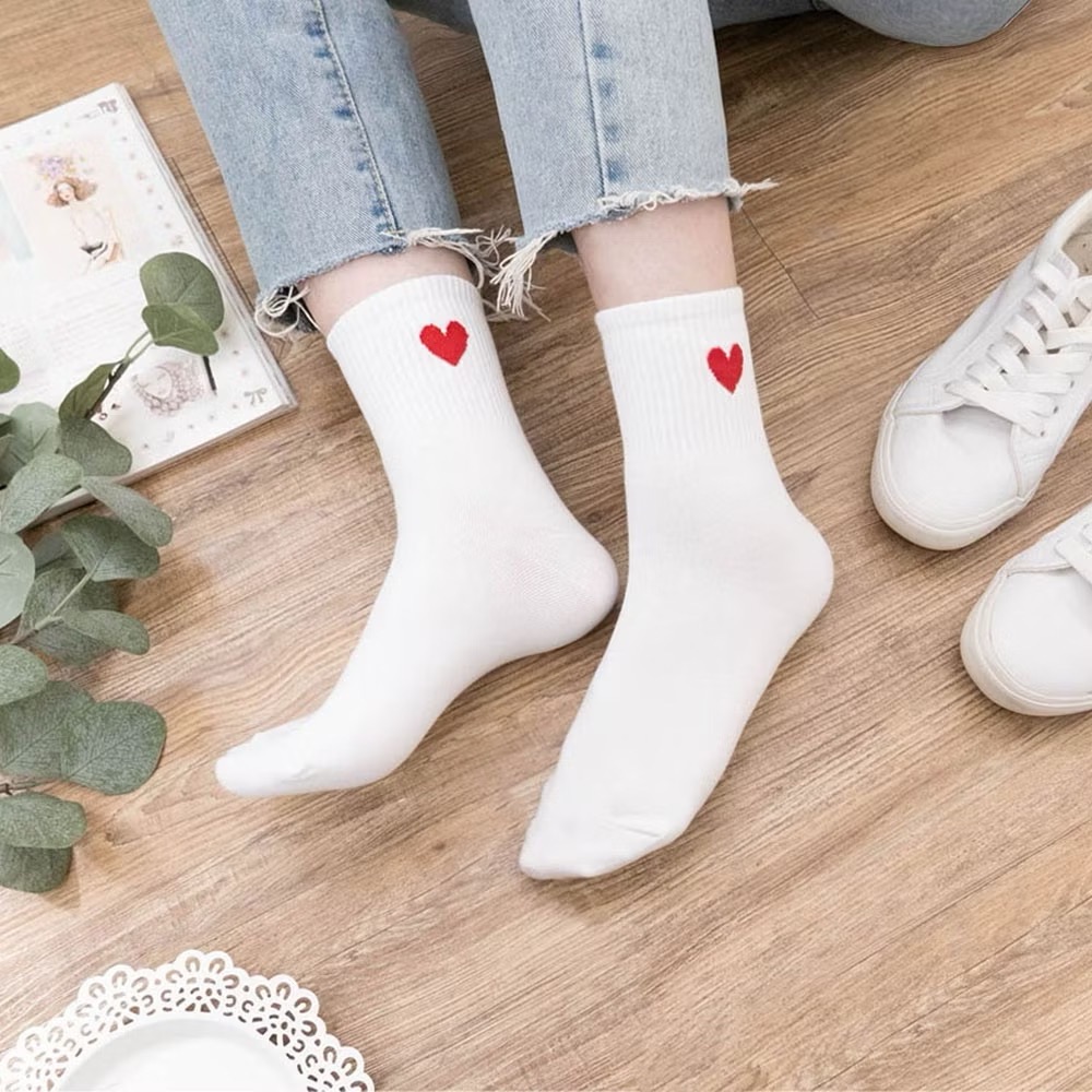 AHUA 韓國襪子 純色愛心中筒襪 女生襪子 女襪 襪子推薦 正韓襪子 純棉襪子 素色襪子 白襪 K0156 阿華有事嗎-細節圖10