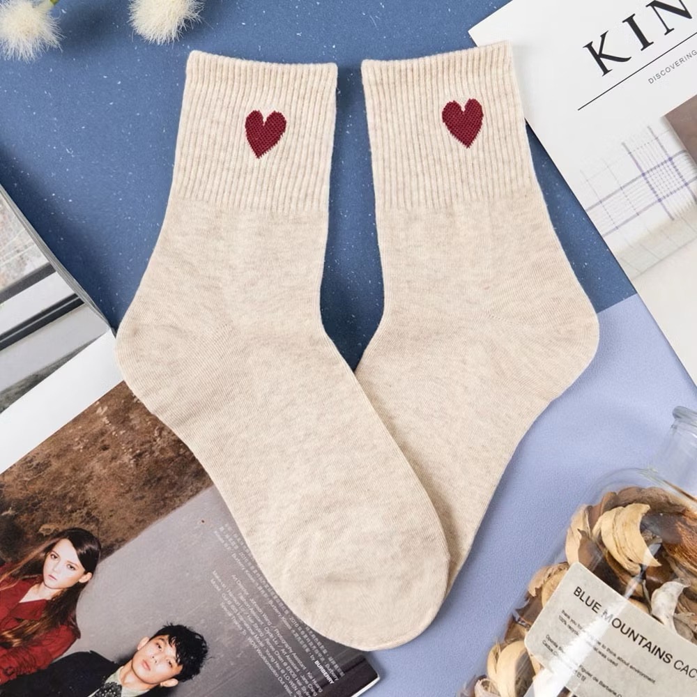 AHUA 韓國襪子 純色愛心中筒襪 女生襪子 女襪 襪子推薦 正韓襪子 純棉襪子 素色襪子 白襪 K0156 阿華有事嗎-規格圖11