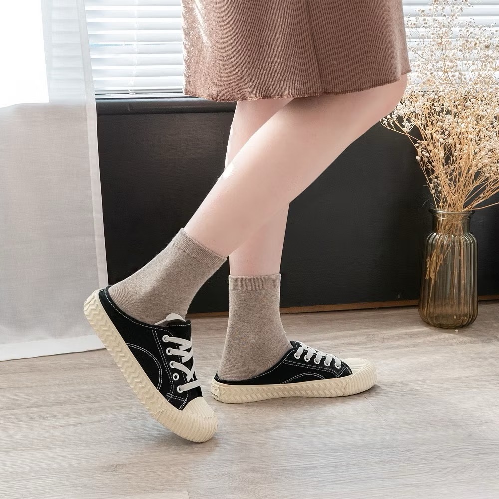 AHUA 韓國襪子 糖果素色純棉中筒襪 K0167 正韓少女襪 必備長襪 韓系穿搭 百搭純色襪 阿華有事嗎-細節圖4