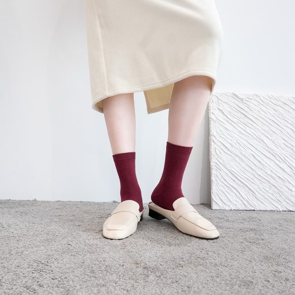 AHUA 韓國襪子 糖果素色純棉中筒襪 K0167 正韓少女襪 必備長襪 韓系穿搭 百搭純色襪 阿華有事嗎-細節圖5