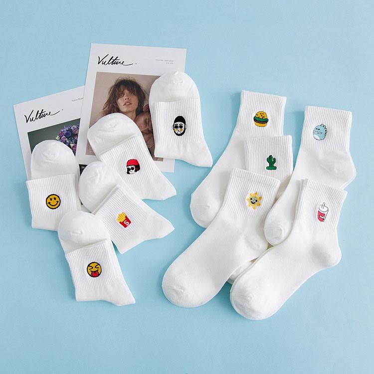 AHUA 日系襪子 刺繡小圖純色中筒襪 S0274 白襪 學生襪 純色襪子 襪子推薦 百搭女襪 女生襪子 阿華有事嗎-細節圖3