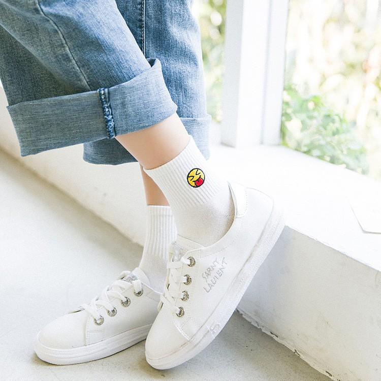 AHUA 日系襪子 刺繡小圖純色中筒襪 S0274 白襪 學生襪 純色襪子 襪子推薦 百搭女襪 女生襪子 阿華有事嗎-細節圖4