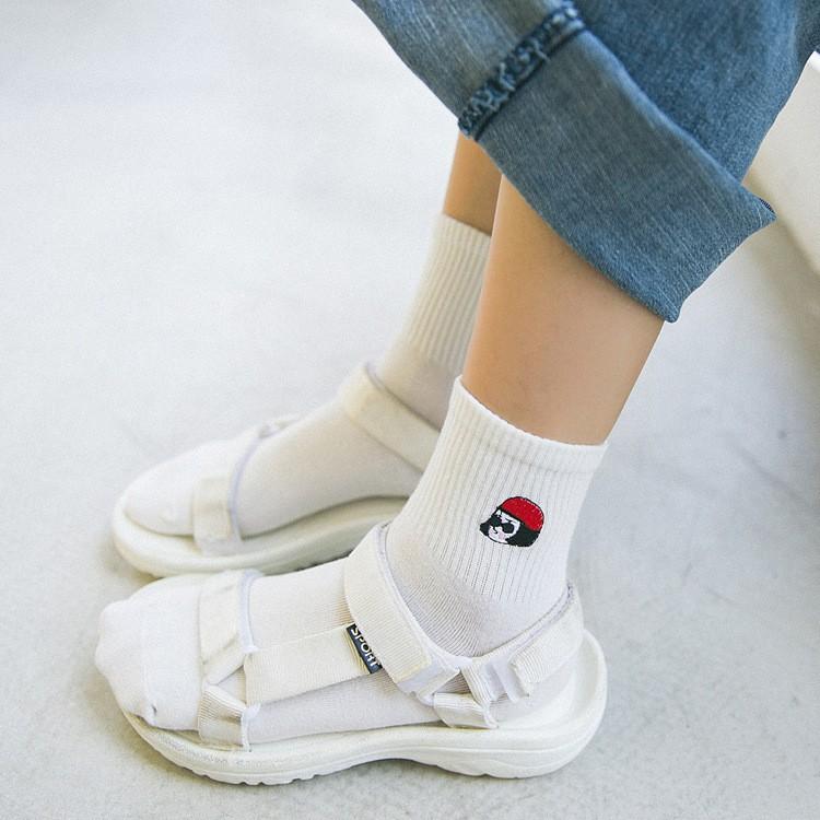 AHUA 日系襪子 刺繡小圖純色中筒襪 S0274 白襪 學生襪 純色襪子 襪子推薦 百搭女襪 女生襪子 阿華有事嗎-細節圖5