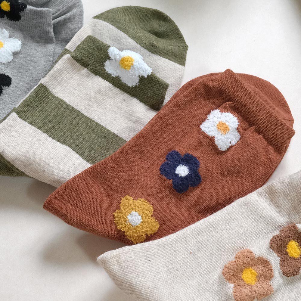 AHUA 立體毛毛花花中筒襪 女生襪子 正韓襪子 春夏穿搭 花花襪子 純棉襪 學生襪 襪子推薦 K2218 阿華有事嗎-細節圖5