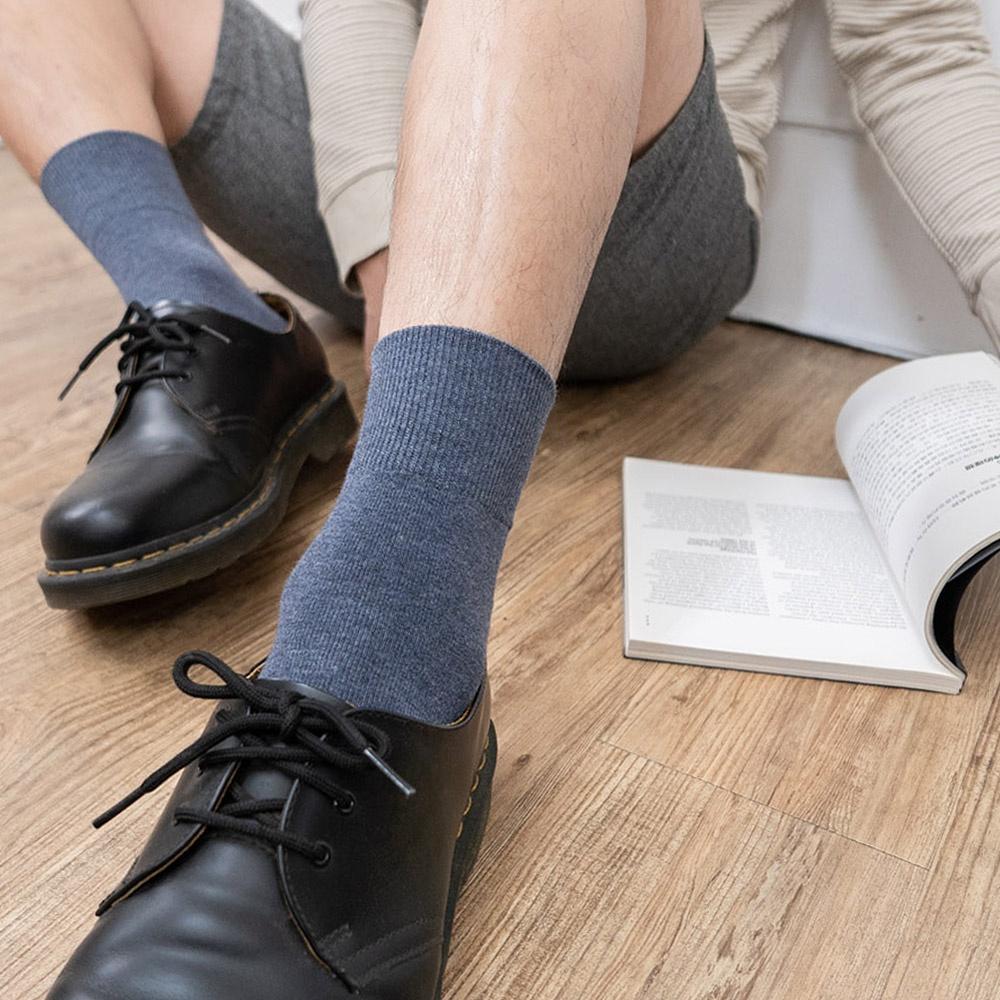 AHUA阿華有事嗎 韓國襪子 百搭純色男生中長筒襪 男襪【K1316】型男必備 百搭純棉襪-細節圖2