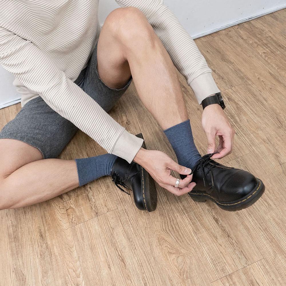 AHUA阿華有事嗎 韓國襪子 百搭純色男生中長筒襪 男襪【K1316】型男必備 百搭純棉襪-細節圖7