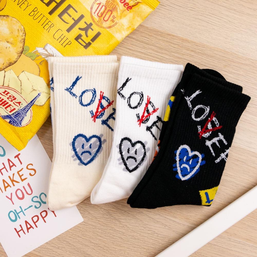 AHUA 韓國襪子 LOVER英文愛心塗鴉中筒襪 K2008 韓妞必備 百搭純棉襪 正韓襪子 少女襪 阿華有事嗎-細節圖7