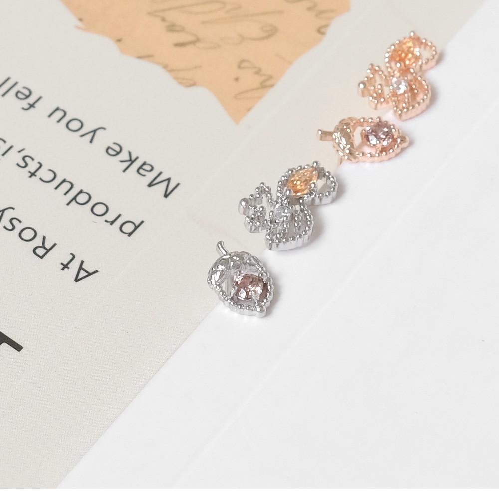 阿華有事嗎 AUHA 韓國飾品 鑲鑽栗子與松鼠貼耳耳環【A0596】正韓 水鑽 氣質 百搭 可愛 簡約 韓妞必備 耳針-細節圖5