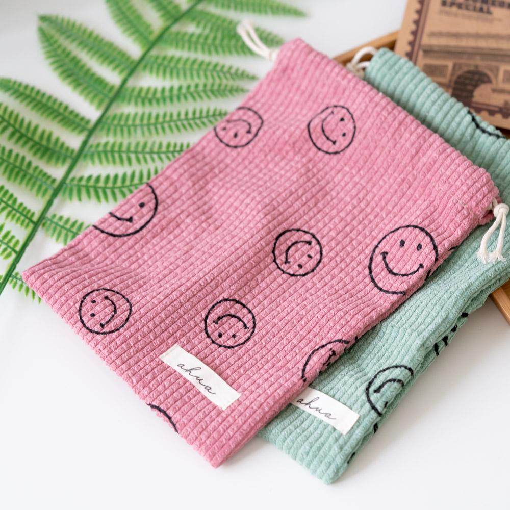 AHUA阿華有事嗎 韓系包包  笑臉燈芯絨束口袋(大)B0058  韓妞必備小物 百搭配件 包包 袋子 手袋-細節圖5