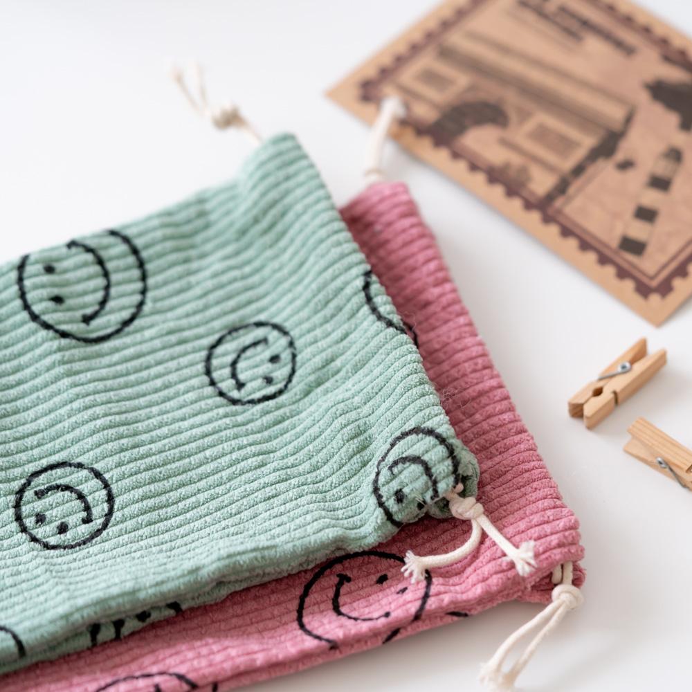 AHUA阿華有事嗎 韓系包包  笑臉燈芯絨束口袋(大)B0058  韓妞必備小物 百搭配件 包包 袋子 手袋-細節圖6