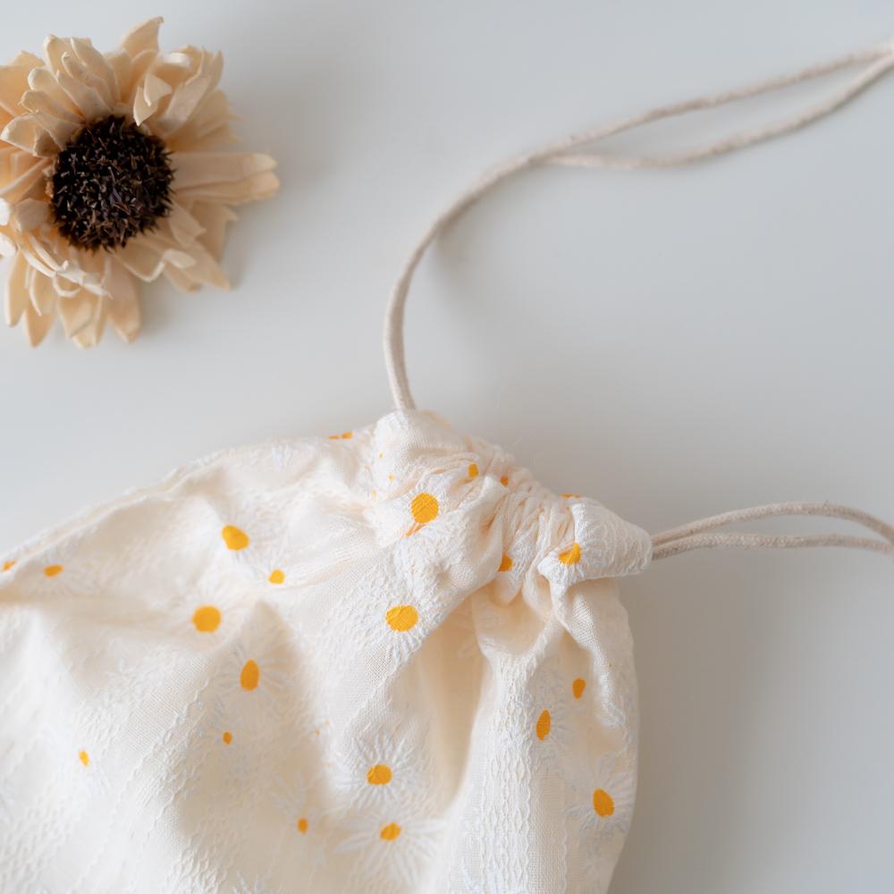 AHUA阿華有事嗎 韓系包包  滿版小雛菊束口袋(大)B0055  韓妞必備小物 百搭配件 包包 袋子 手袋 日系小花-細節圖2