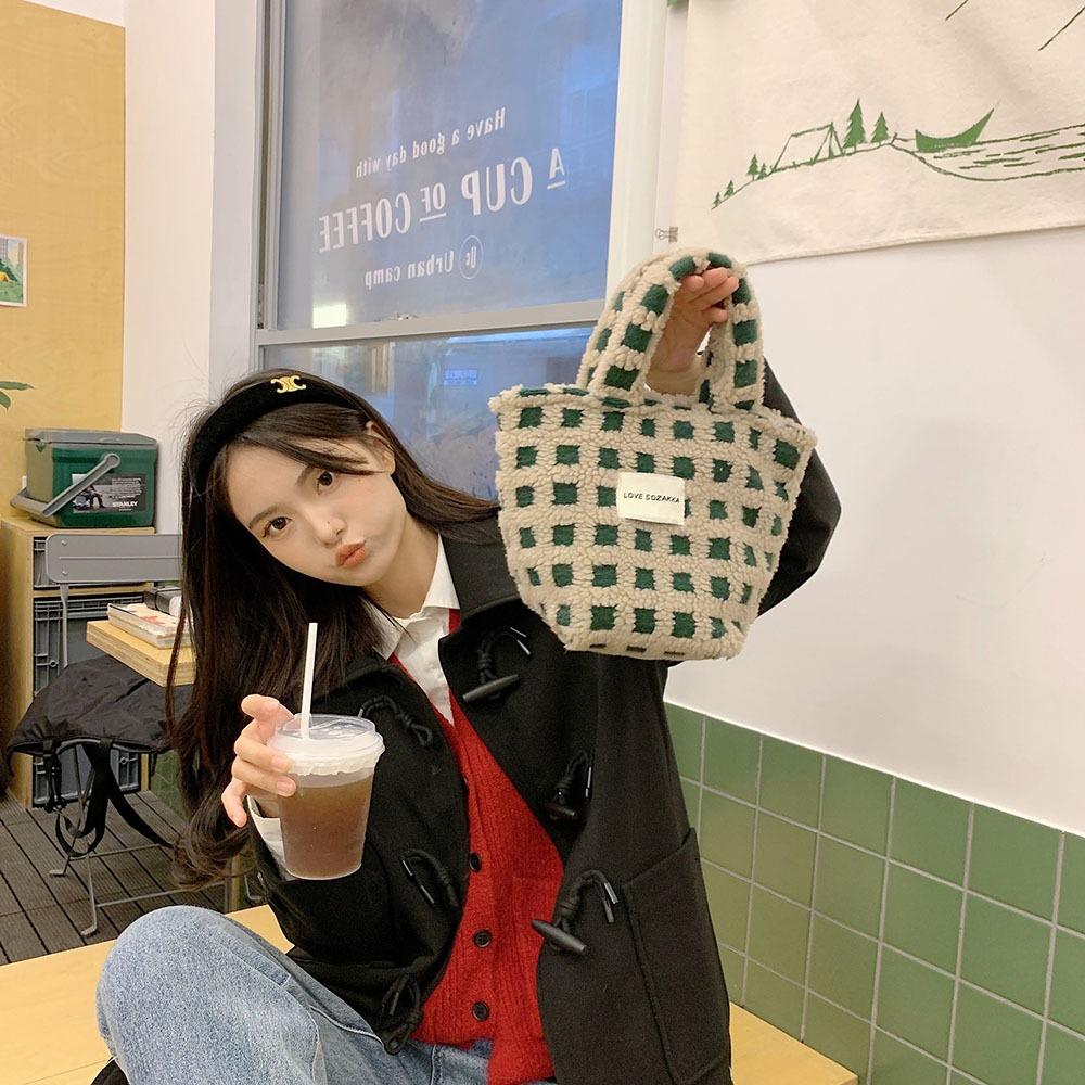 AHUA阿華有事嗎 韓系配件  立體絨毛華夫格小手提包 B0094 休閒 包包 百搭 韓妞必備 可愛 日系 肩背-細節圖6