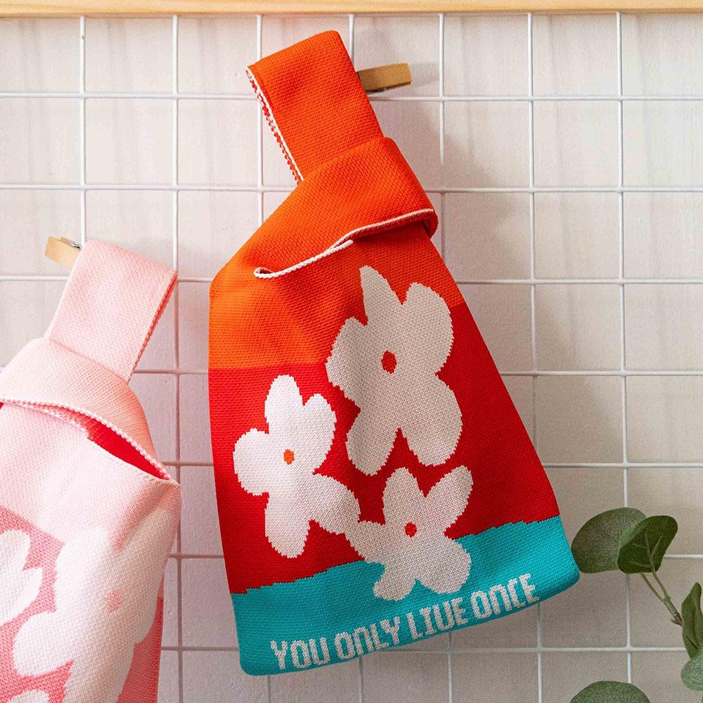 AHUA阿華有事嗎 韓系包包 拚色底三朵白花針織手提包　B0086  韓妞必備包 百搭配件 包包 袋子 手袋 肩包 日系-細節圖2