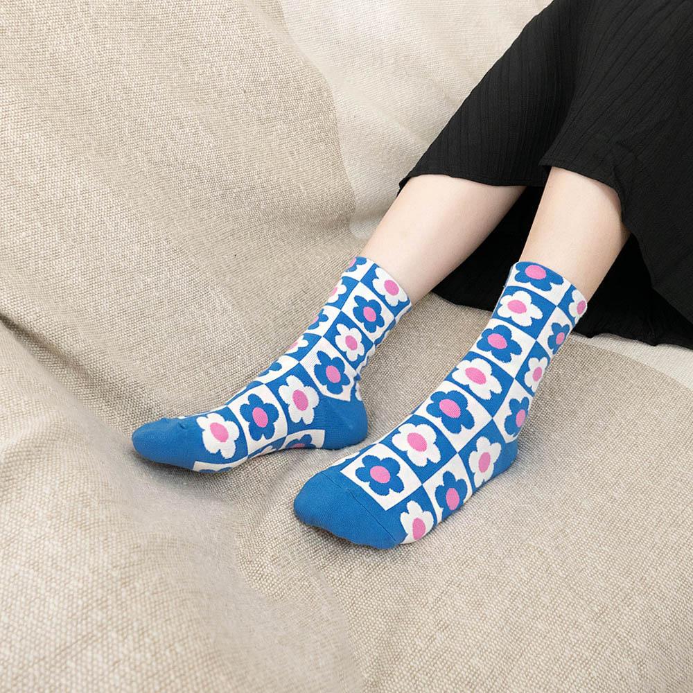 AHUA阿華有事嗎 韓國襪子 滿版格紋花朵中筒襪 女襪 K1649 襪子推薦 流行襪首選 可愛 長襪 卡通襪子-細節圖3