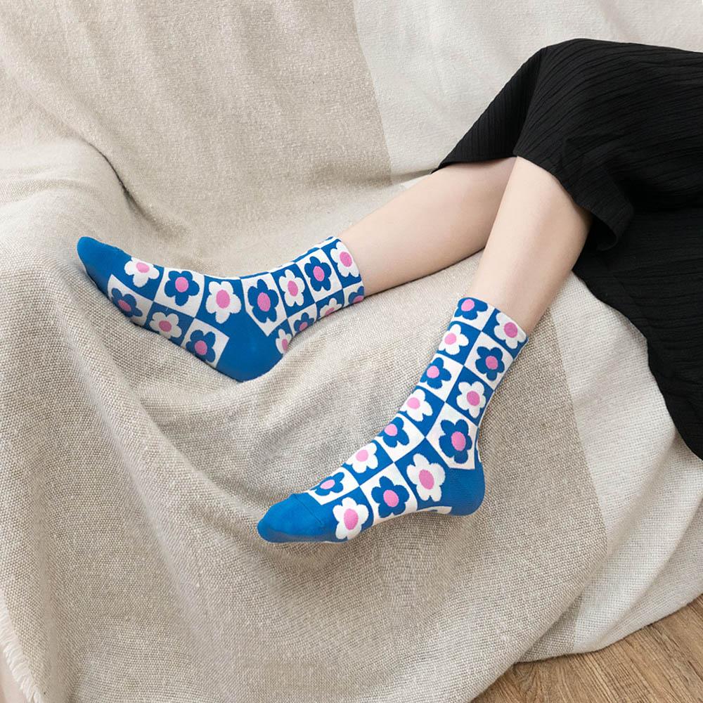 AHUA阿華有事嗎 韓國襪子 滿版格紋花朵中筒襪 女襪 K1649 襪子推薦 流行襪首選 可愛 長襪 卡通襪子-細節圖4