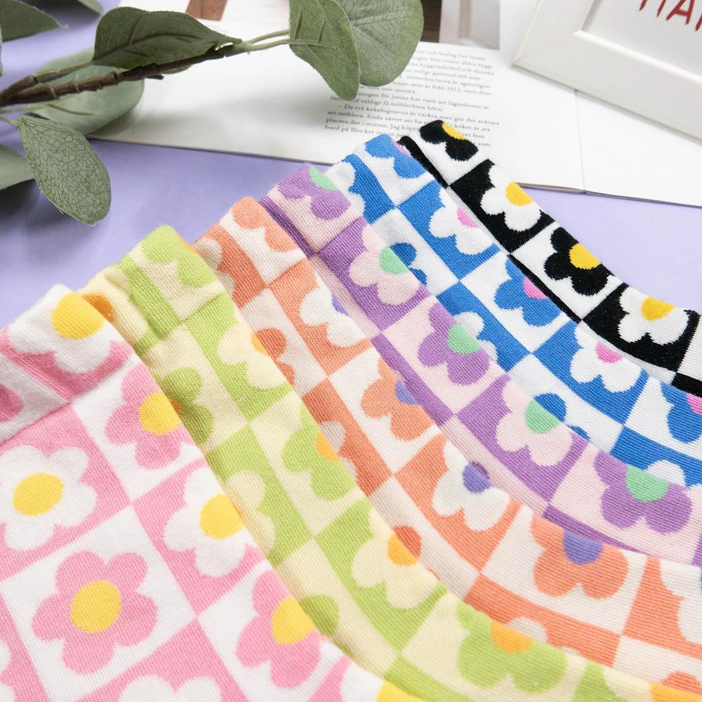 AHUA阿華有事嗎 韓國襪子 滿版格紋花朵中筒襪 女襪 K1649 襪子推薦 流行襪首選 可愛 長襪 卡通襪子-細節圖7