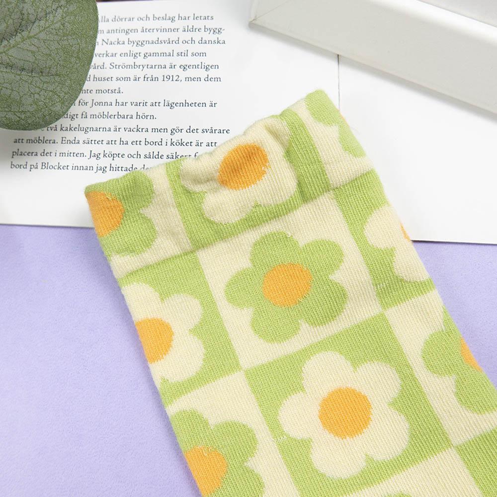 AHUA阿華有事嗎 韓國襪子 滿版格紋花朵中筒襪 女襪 K1649 襪子推薦 流行襪首選 可愛 長襪 卡通襪子-細節圖8