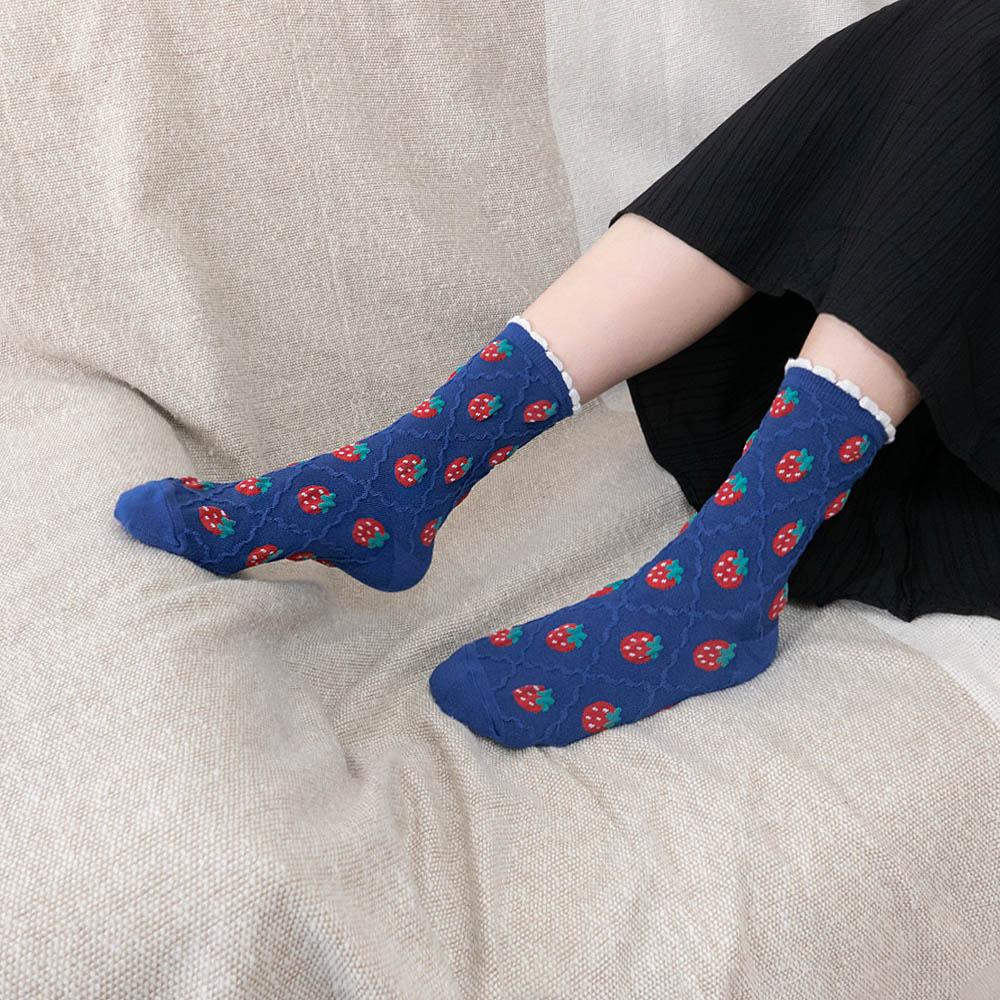 AHUA阿華有事嗎 韓國襪子 立體草莓中筒襪 K1662 襪子推薦 流行襪首選 長襪 可愛 日系襪子-細節圖2