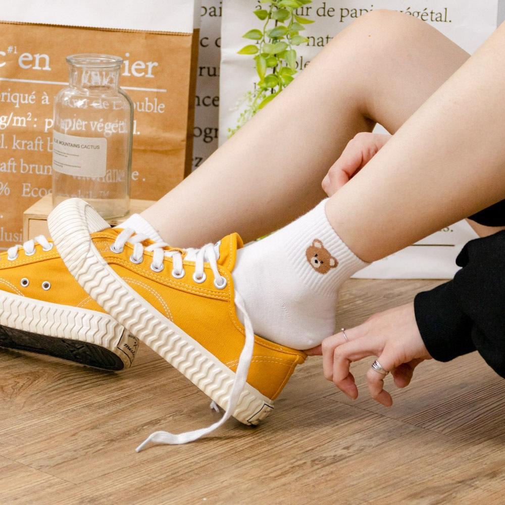 AHUA 韓國襪子 襪口小棕熊純色短襪   正韓襪子 少女襪 純棉襪 襪子推薦  K1971  阿華有事嗎-細節圖3