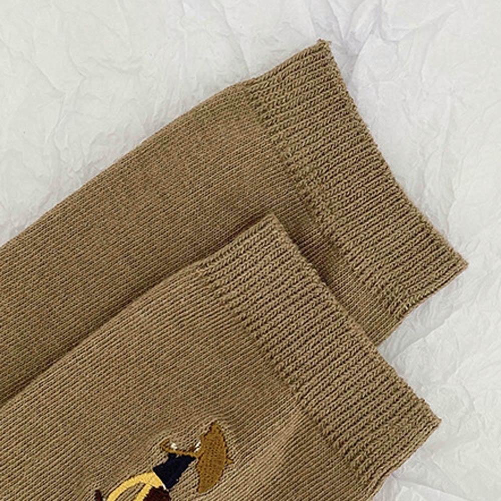 AUHA 日系襪子 文青風刺繡人物中筒襪 S0418 女襪 學生襪 白襪 黑襪 純色襪子 百搭長襪 襪子推薦 阿華有事-細節圖6