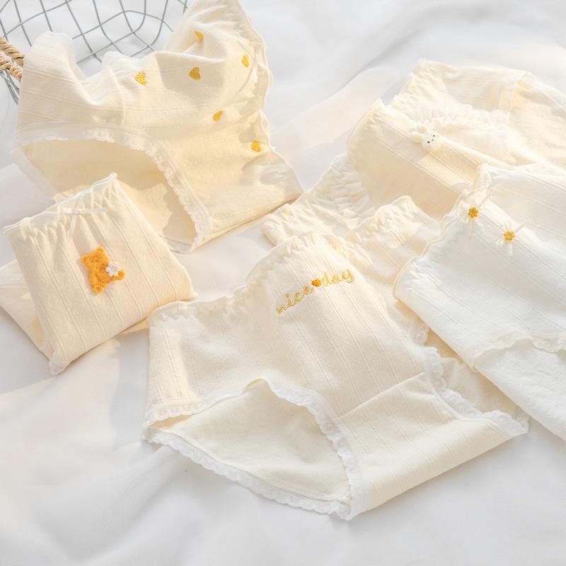 AHUA 阿華有事嗎 米黃系刺繡布貼抗菌蕾絲花邊內褲 I0086 女生內褲  流行少女內褲 可愛內褲-細節圖6