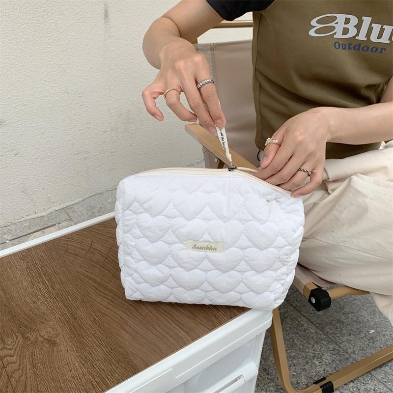 AHUA 阿華有事嗎 滿版絎縫愛心大容量收納包 B0112 收納包 旅行包 化妝包-細節圖7