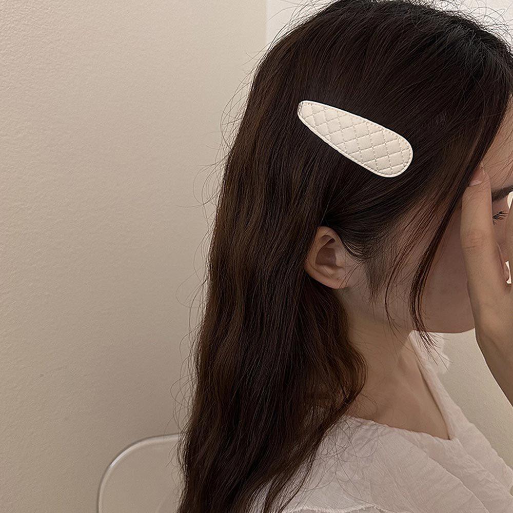 AHUA 阿華有事嗎 純色小香風造型皮質髮夾 E0126 可愛 百搭 少女 髮夾 髮飾 配件-細節圖3