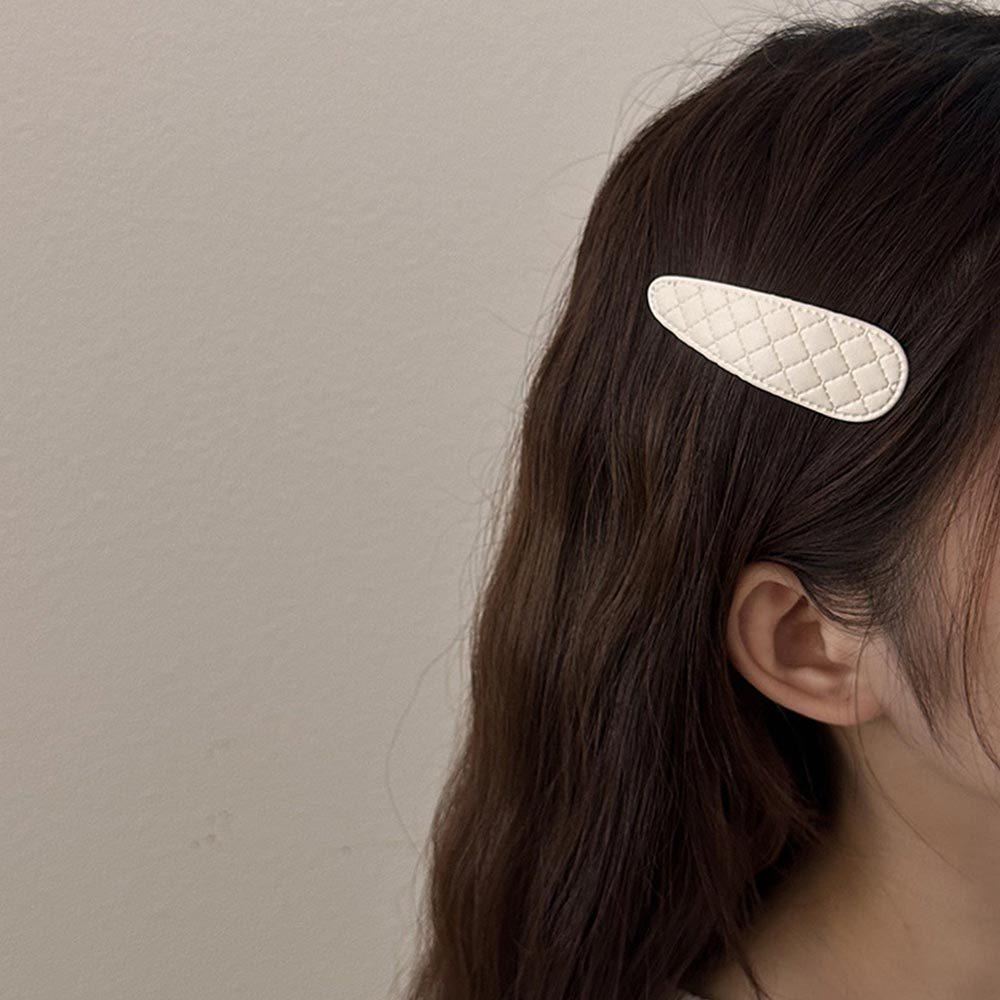 AHUA 阿華有事嗎 純色小香風造型皮質髮夾 E0126 可愛 百搭 少女 髮夾 髮飾 配件-細節圖4