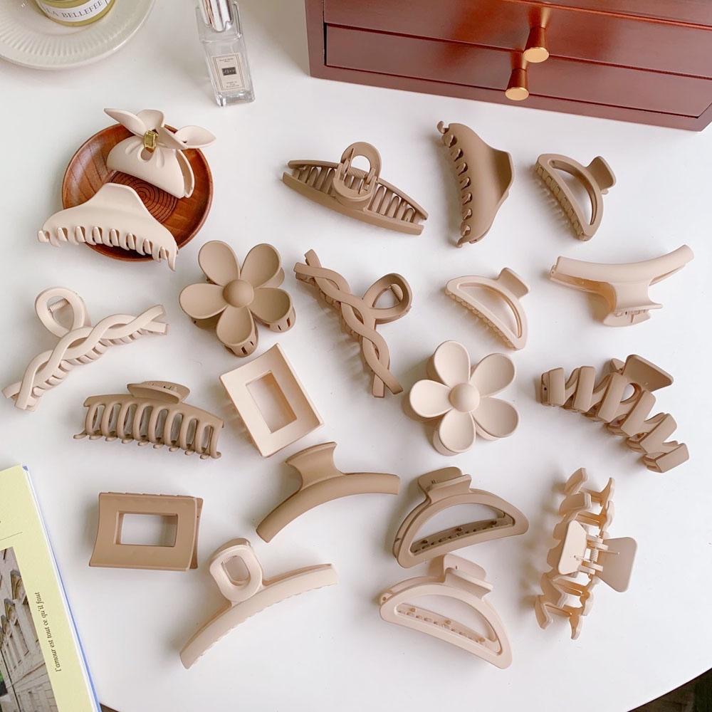 AHUA 霧面奶茶色系髮夾 E0097 鯊魚夾 大抓夾 Ins風髮夾 百搭瀏海夾 女生髮飾 阿華有事嗎-細節圖3