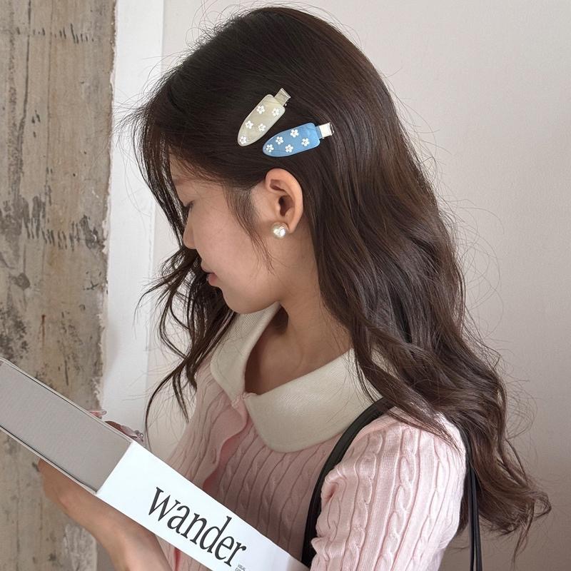 AHUA 阿華有事嗎 滿版立體小白花無痕髮夾E0169 韓系可愛 百搭 少女 髮夾 髮飾 配件-細節圖3