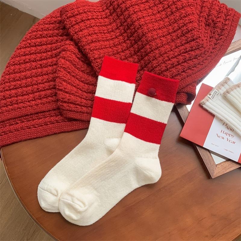 AHUA 阿華有事嗎 新年可愛毛球羊絨中筒襪 S0554  百搭純棉襪 韓系必備-細節圖6