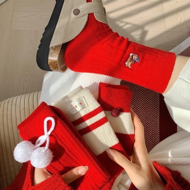 AHUA 阿華有事嗎 新年可愛毛球羊絨中筒襪 S0554  百搭純棉襪 韓系必備-細節圖8