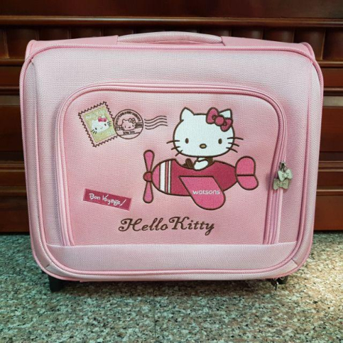 【薇樂園】錯過可惜，19吋粉嫩療鬱，Hello Kitty 輕便登機箱 袋我去旅行，屈臣氏集點搶購