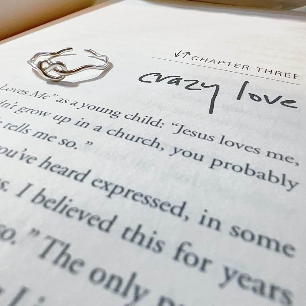 𝐇𝐚𝐧𝐚𝐛𝐢 𝐀𝐜𝐜 ♡現貨♡ 🥨愛心扭結戒指🥨 s925純銀開口戒-細節圖3