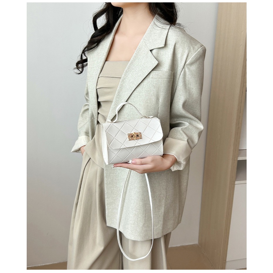 通通現貨99元 壓花菱格小方包 時尚女包 肩斜背包-細節圖2