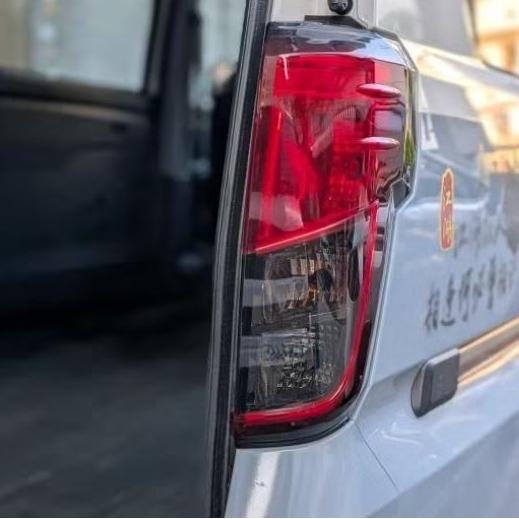 [J SPACE 廂車專用]尾燈貼膜 燻黑膜 | 個性外觀 尾燈保護 ｜J SPACE配件｜J SPACE改裝-細節圖4
