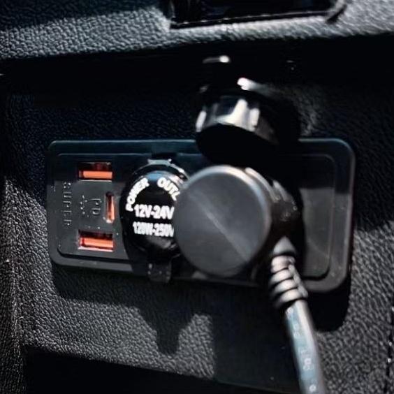 ⚡️當日出貨 台灣保固⚡️ JSPACE 中央扶手 ✨ 免鑽孔安裝 加大置物空間 PD+QC雙快充 後排雙杯架-細節圖3