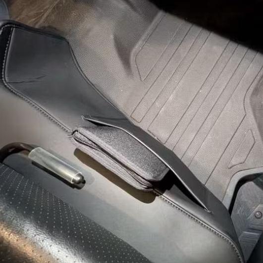 [J SPACE 專用] 前座下護墊 (含收納口袋/一對) | 20mm皮革 | 雙層皮革 | 防刮防髒 | 魔鬼氈-細節圖2
