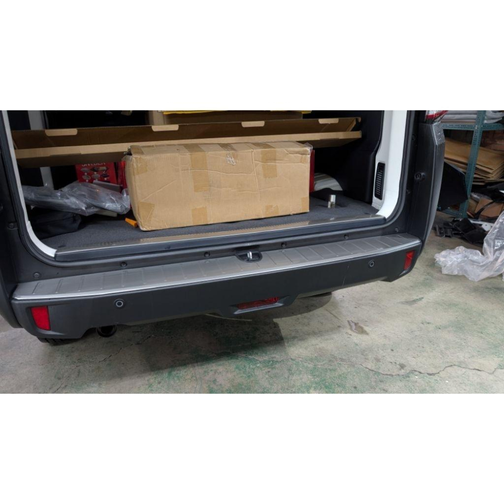 [J SPACE 廂車專用]尾門防刮板｜不銹鋼｜防刮｜卡夢｜｜汽車百貨｜保桿防刮｜J SPACE配件｜J SPACE改裝-細節圖6