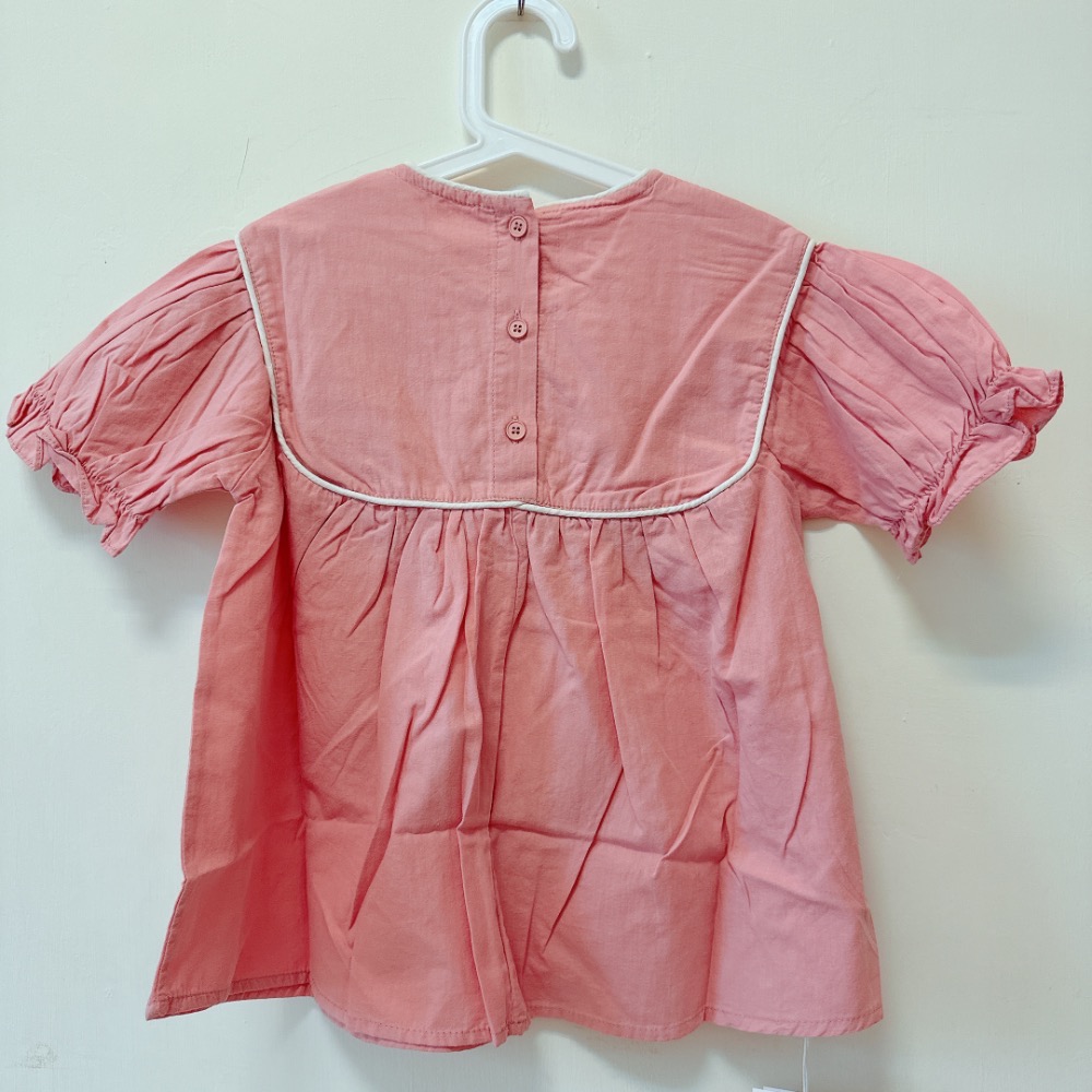 夏款粉色花朵刺繡娃娃衫·120碼 現貨實拍［荳荳童心飾界］-細節圖2