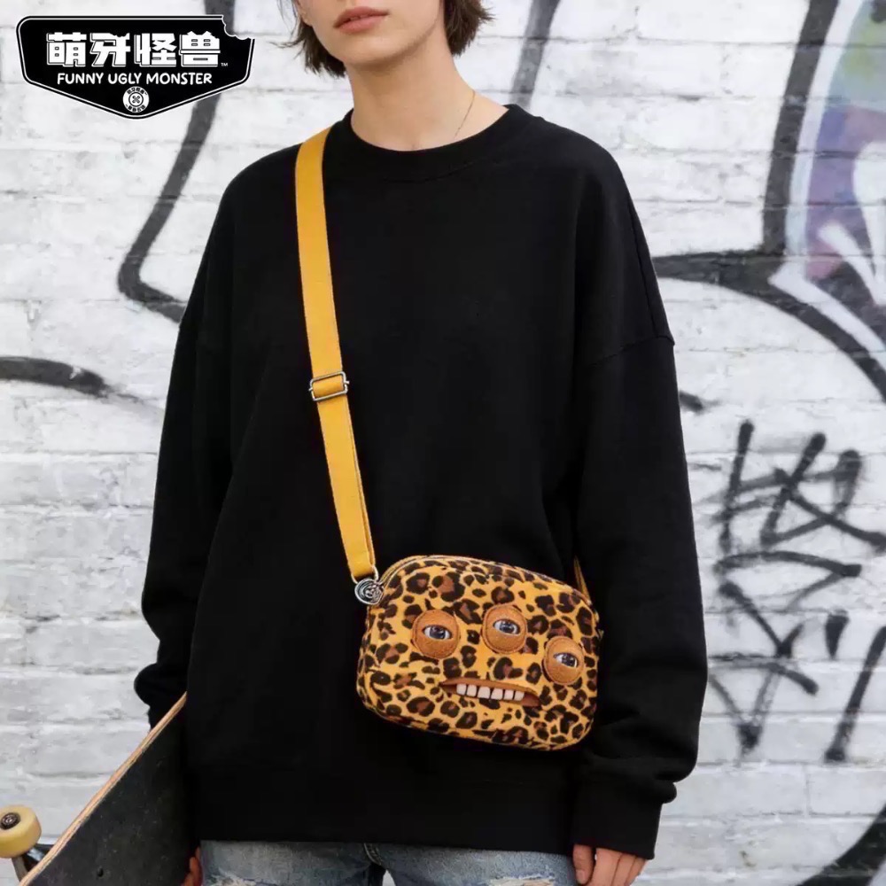 正版Fuggler牙齒怪-大頭斜背包 放克牙寶 現貨-規格圖9