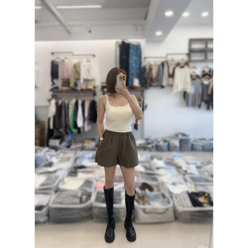 AT女裝｜全館現貨｜棉花糖女孩可以穿的短褲 彈力硬挺短褲-細節圖4