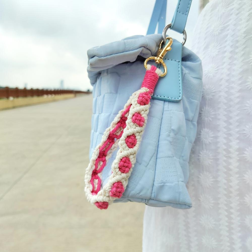 AT｜彩色小花手工編織掛繩 編織鑰匙圈 編織吊飾 包包吊飾 編織配件 鑰匙扣 生日禮物 小物-細節圖3